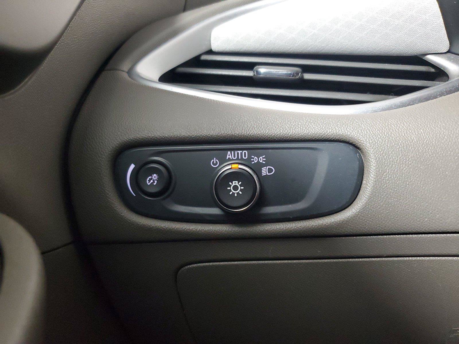 Used 2025 Chevrolet Malibu LT FWD image 34