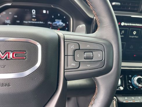 Used 2025 GMC Sierra 1500 AT4 w/ Technology Package AWD/4WD image 17