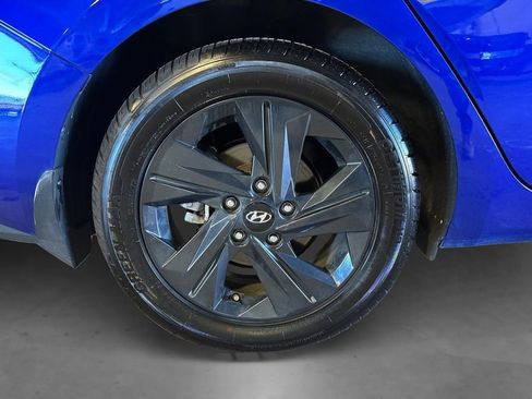Used 2023 Hyundai Elantra SEL FWD image 18
