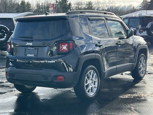 Certified 2022 Jeep Renegade Latitude w/ Convenience Group image 42