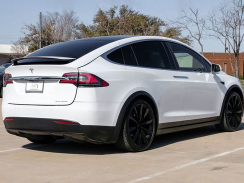 Used 2021 Tesla Model X Long Range image 9