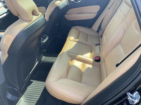 Used 2019 Volvo XC60 T5 Inscription w/ Protection Package Premier AWD/4WD image 11
