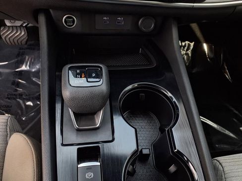 Used 2023 Nissan Rogue SV image 13