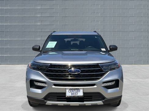 Used 2020 Ford Explorer XLT w/ Equipment Group 202A RWD image 2