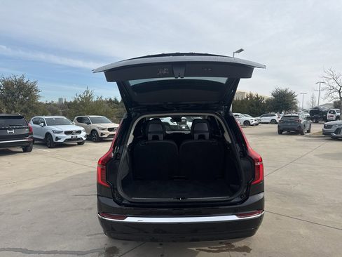 Certified 2025 Volvo XC90 B6 Plus image 7