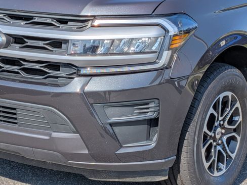 Used 2024 Ford Expedition XLT RWD image 9