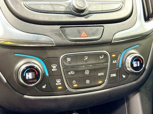 Used 2020 Chevrolet Equinox LT w/ Driver Convenience Package image 17