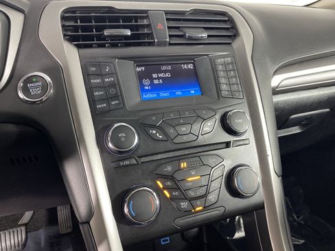 Used 2018 Ford Fusion S FWD image 27