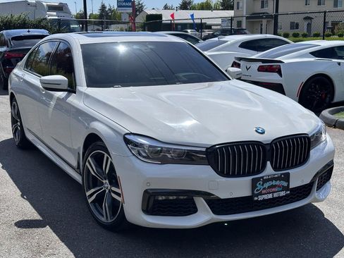 Used 2019 BMW 740i w/ Executive Package RWD image 47