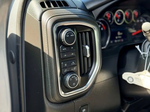 Used 2020 Chevrolet Silverado 1500 RST AWD/4WD image 9