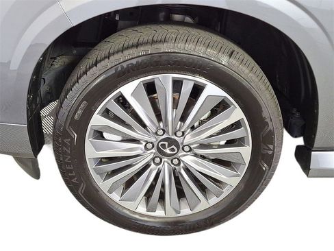 Certified 2025 INFINITI QX80 Sensory image 9