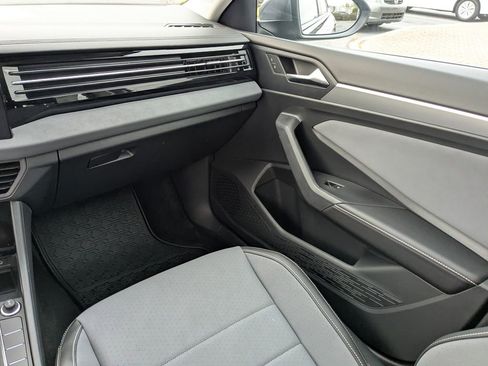 New 2026 Volkswagen Jetta SE FWD image 16