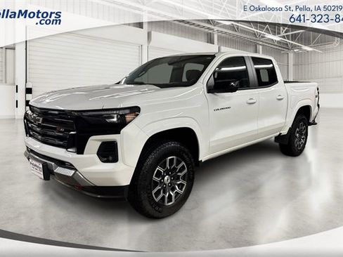 Used 2024 Chevrolet Colorado Z71 w/ Z71 Convenience Package 2 image 8