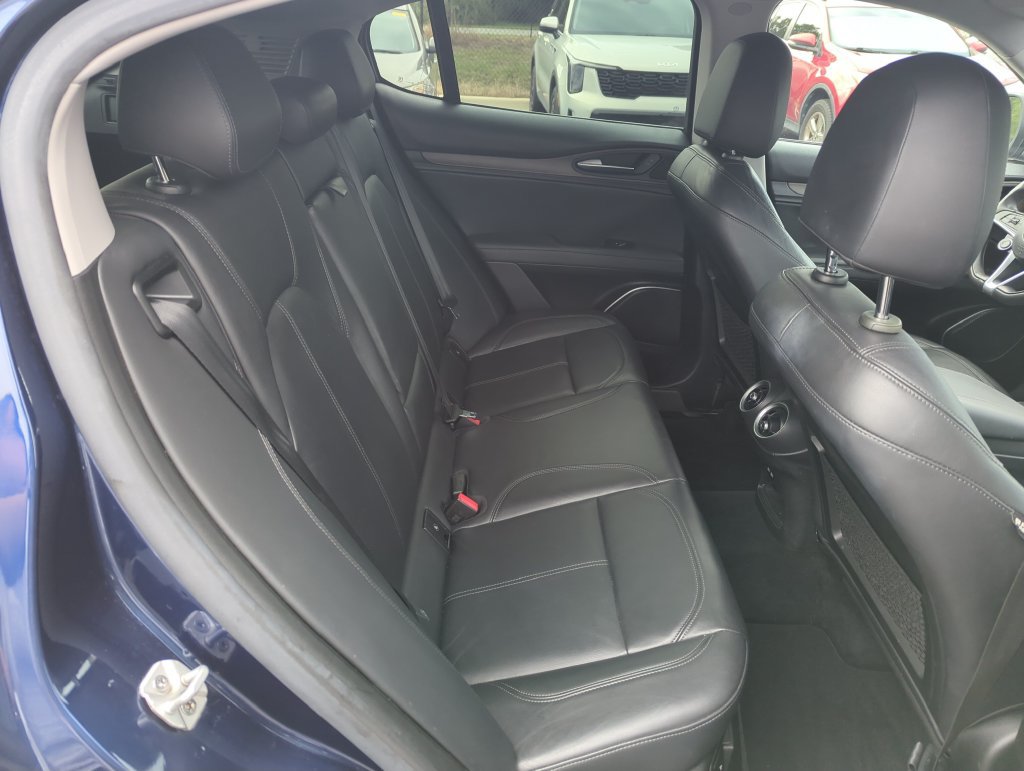 Used 2018 Alfa Romeo Stelvio Ti AWD/4WD image 32
