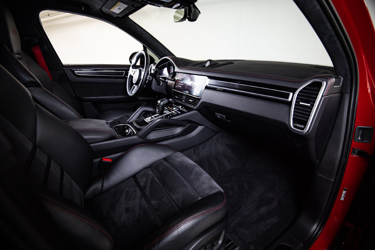 Certified 2022 Porsche Cayenne GTS AWD/4WD image 28