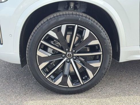 New 2026 Volvo XC90 B5 Plus w/ Protection Package image 11