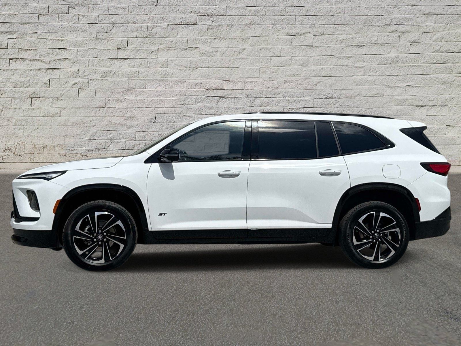 Used 2026 Buick Enclave Sport Touring AWD/4WD image 2