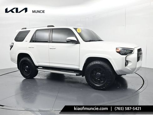 Used 2019 Toyota 4Runner SR5 Premium AWD/4WD image 1