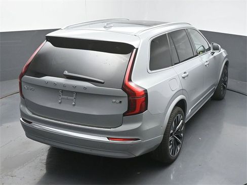 Used 2026 Volvo XC90 B6 Plus w/ Protection Package Premier image 48