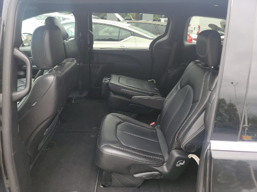 Used 2025 Chrysler Pacifica Select FWD image 14