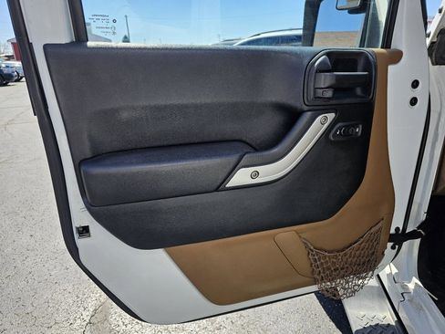 Used 2014 Jeep Wrangler Unlimited Sahara w/ Connectivity Group image 5