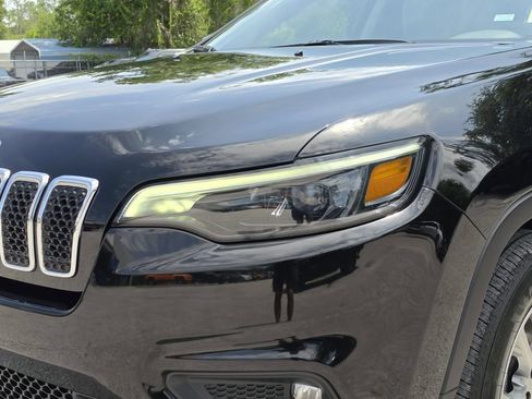 Certified 2022 Jeep Cherokee Latitude Lux w/ Sun & Sound Group AWD/4WD image 7