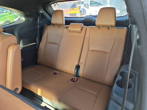 Used 2021 Toyota Highlander Platinum image 13