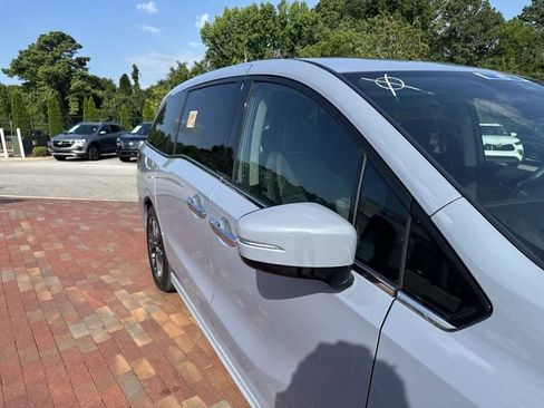 Used 2024 Honda Odyssey Elite image 18