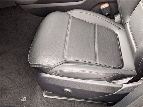 Used 2026 Mercedes-Benz GLC 300 4MATIC image 4