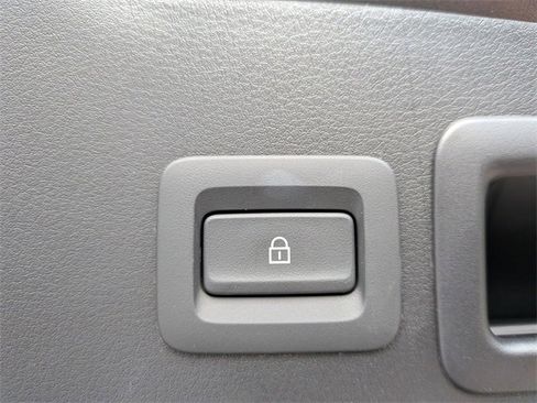 Certified 2025 MAZDA MAZDA3 Hatchback w/Premium Plus Pkg image 28