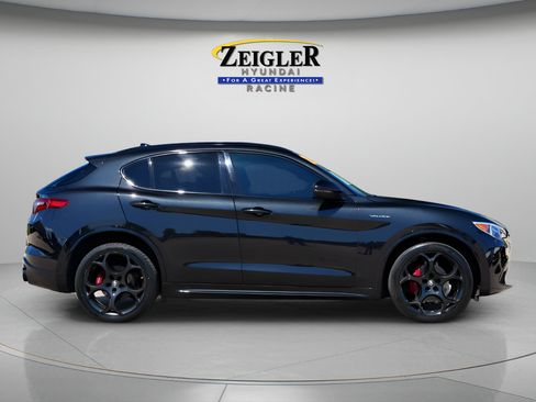 Used 2023 Alfa Romeo Stelvio Veloce AWD/4WD image 8