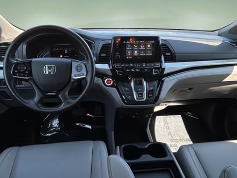 Used 2023 Honda Odyssey Touring image 16