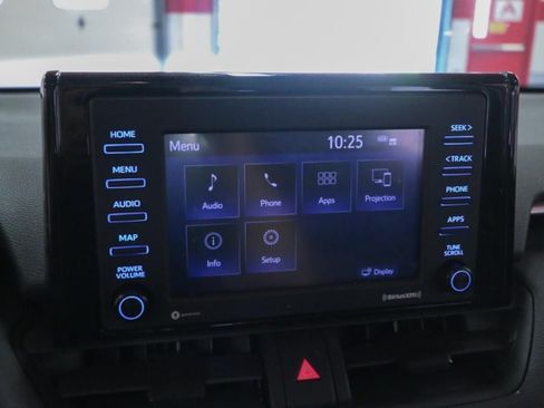 Used 2021 Toyota RAV4 XLE AWD/4WD image 22