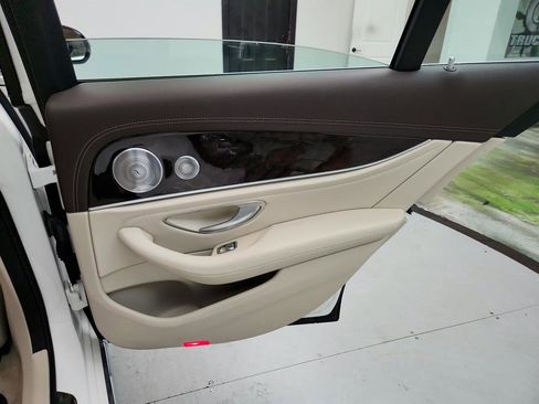 Used 2017 Mercedes-Benz E 300 image 30