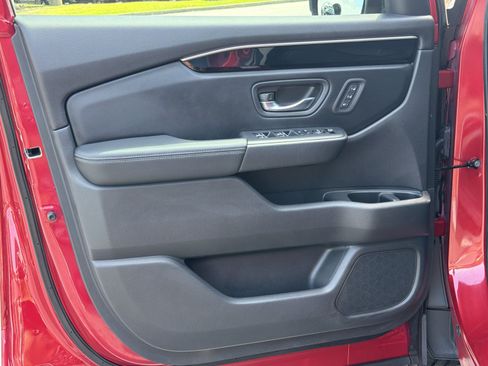 Used 2023 Honda Pilot Touring image 21