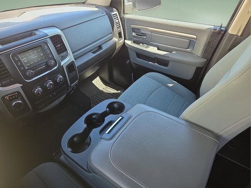 Used 2020 RAM 1500 Classic SLT RWD image 12