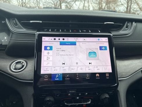 Used 2023 Jeep Grand Cherokee L Limited w/ Luxury Tech Group II image 26