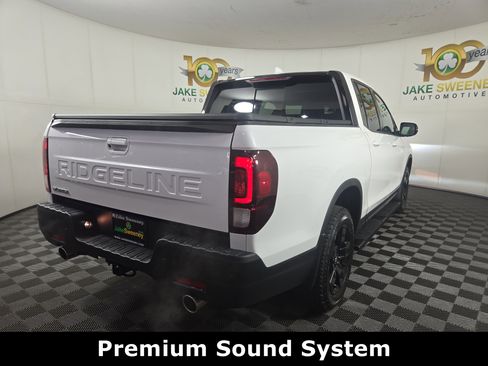 Used 2025 Honda Ridgeline Black Edition image 9