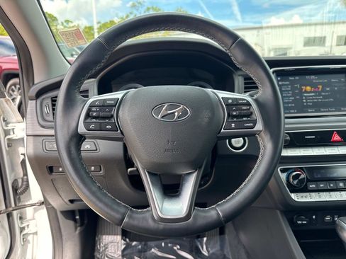 Used 2019 Hyundai Sonata Limited w/ Ultimate Package 04 image 31