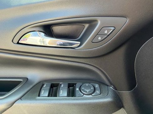 Used 2023 Chevrolet Equinox LT AWD/4WD image 25
