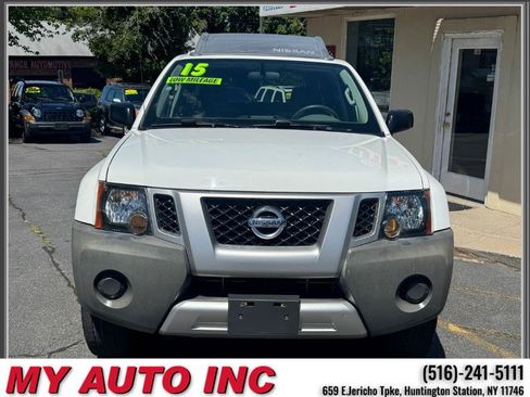 Used 2015 Nissan Xterra 4WD image 2