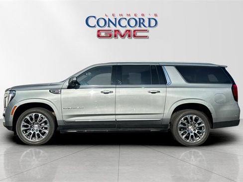Used 2025 GMC Yukon XL Denali image 7