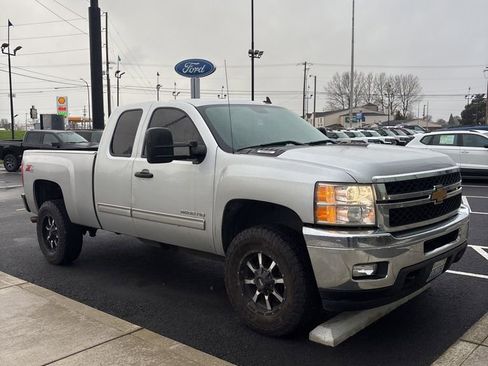 Used 2012 Chevrolet Silverado 2500 LT w/ Interior Plus Package image 8