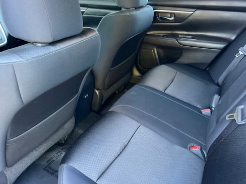 Used 2017 Nissan Altima 2.5 SR w/ Midnight Edition Package image 4