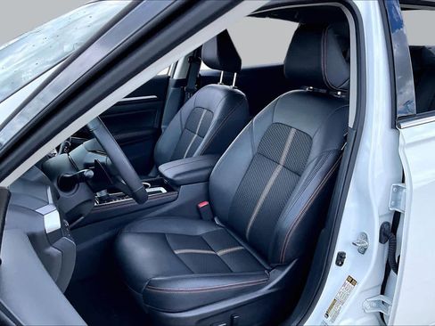 Used 2024 Nissan Altima 2.5 SR FWD image 7