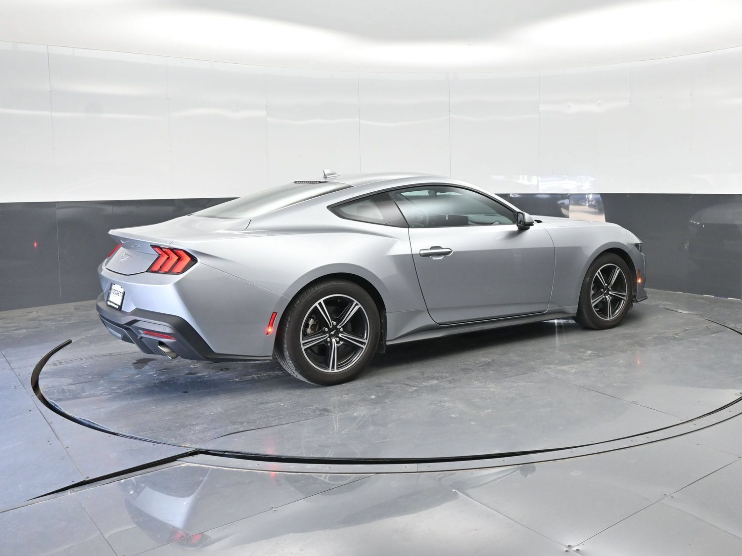 Used 2025 Ford Mustang Coupe RWD image 7