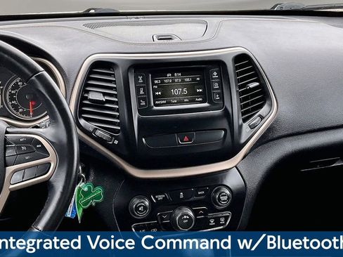 Used 2017 Jeep Cherokee Latitude image 10