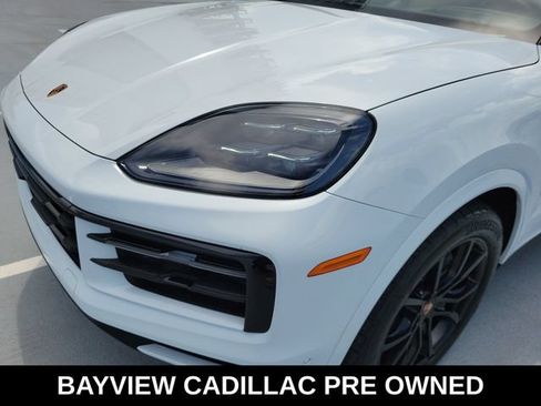 Used 2025 Porsche Cayenne Coupe AWD/4WD image 9