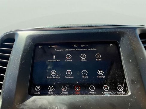 Used 2019 Jeep Cherokee Latitude Plus w/ Comfort/Convenience Group AWD/4WD image 19