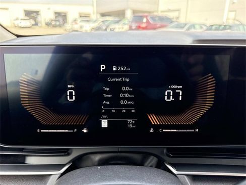 New 2026 Kia Carnival EX image 27